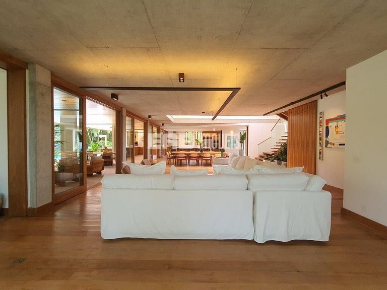 Altíssimo padrão - 4 suítes, sauna e academia