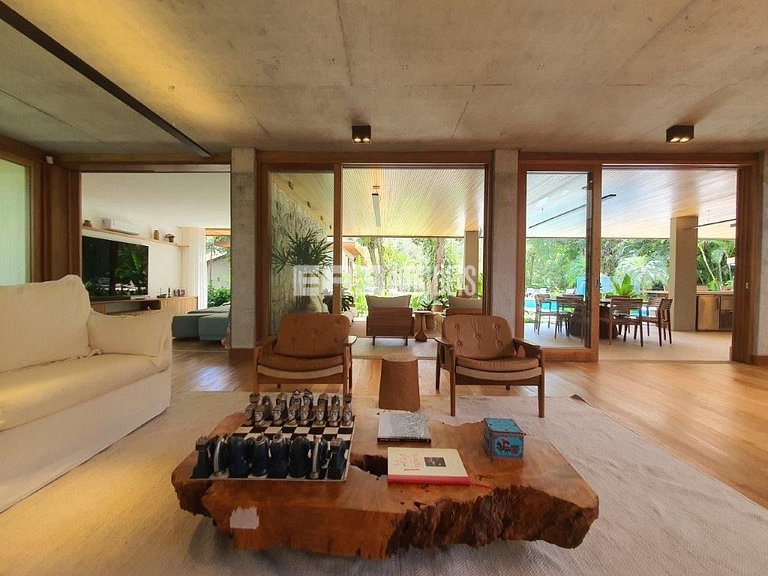 Altíssimo padrão - 4 suítes, sauna e academia