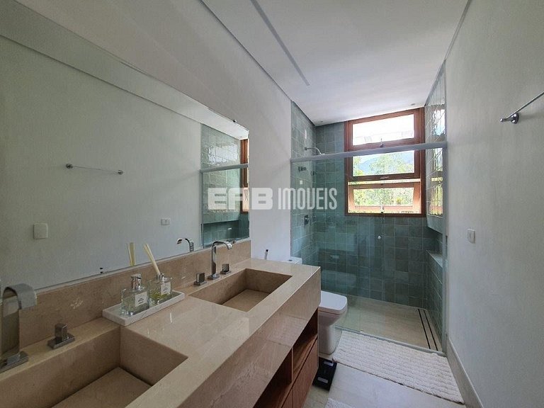 Altíssimo padrão - 4 suítes, sauna e academia