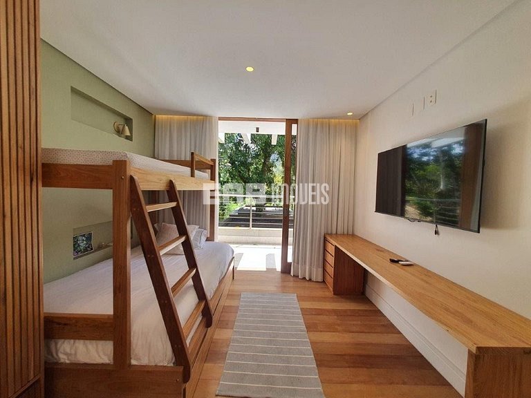 Altíssimo padrão - 4 suítes, sauna e academia