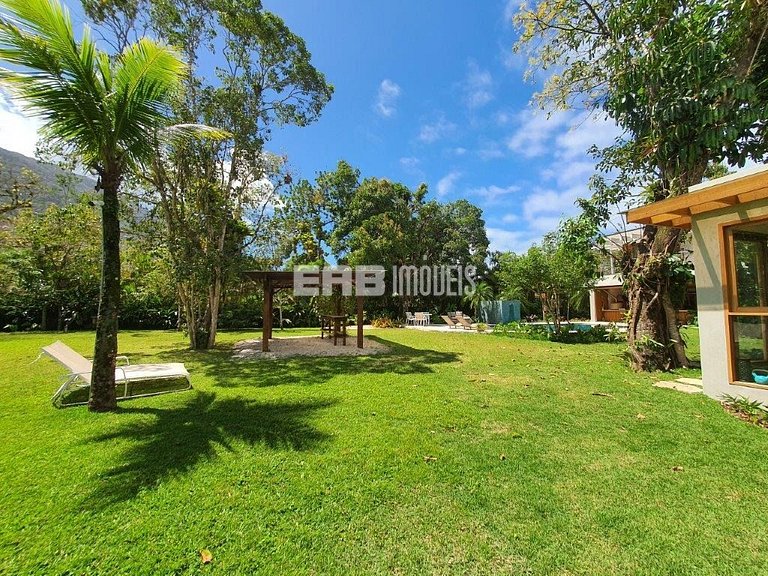 Altíssimo padrão - 4 suítes, sauna e academia