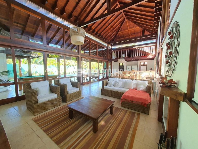 Casa com piscina a 300m da praia