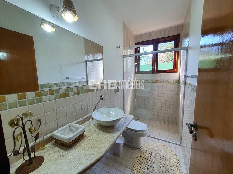 Casa com piscina a 300m da praia