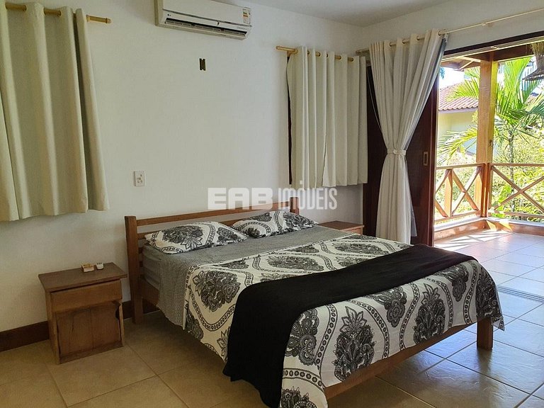 Casa com piscina a 300m da praia