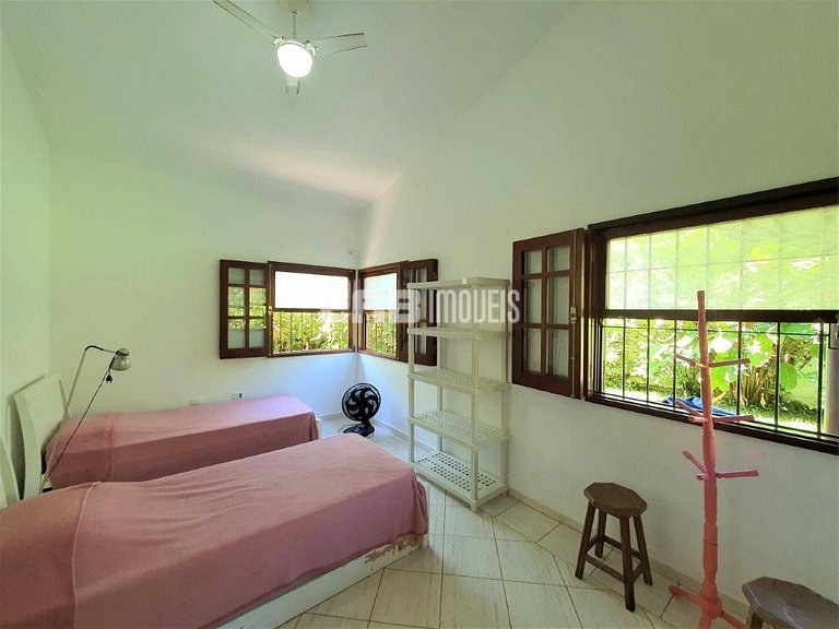 Casa a poucos passos da linda Praia de Itamambuca