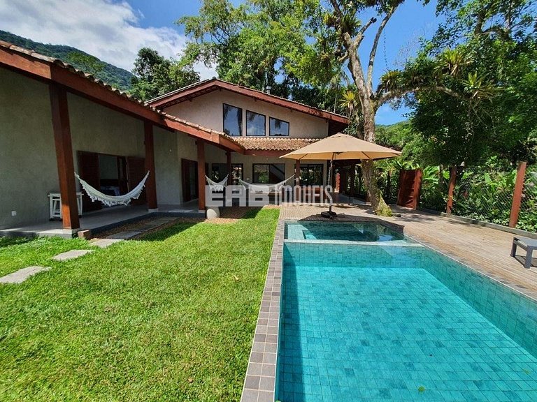 Casa recém reformada para locação de temporada em Itamambuca