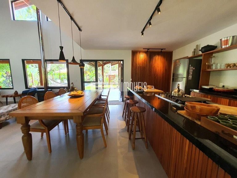 Casa recém reformada para locação de temporada em Itamambuca