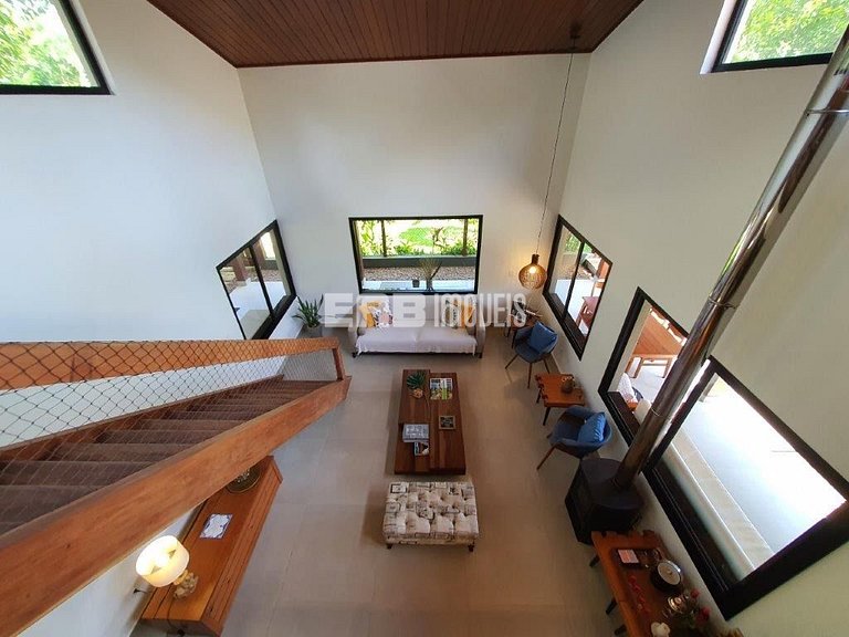 Casa recém reformada para locação de temporada em Itamambuca