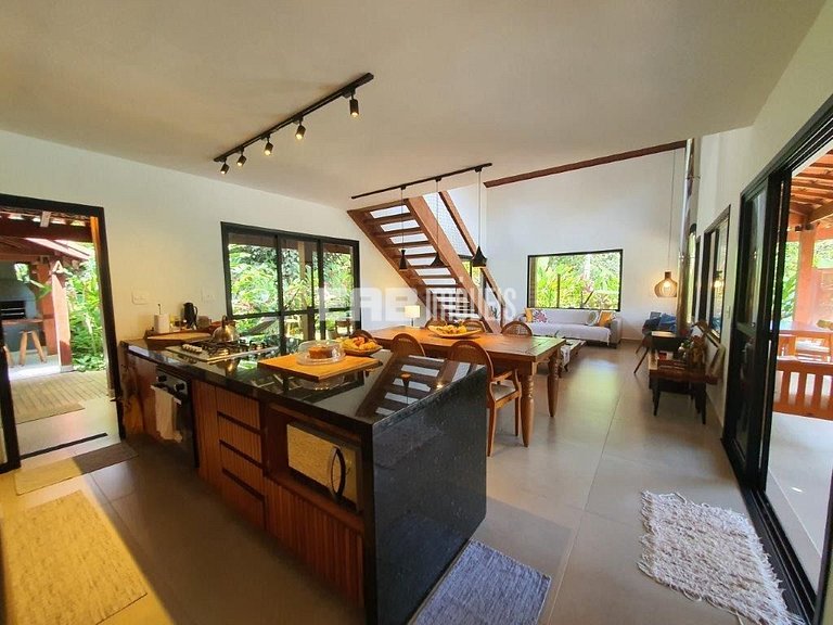 Casa recém reformada para locação de temporada em Itamambuca