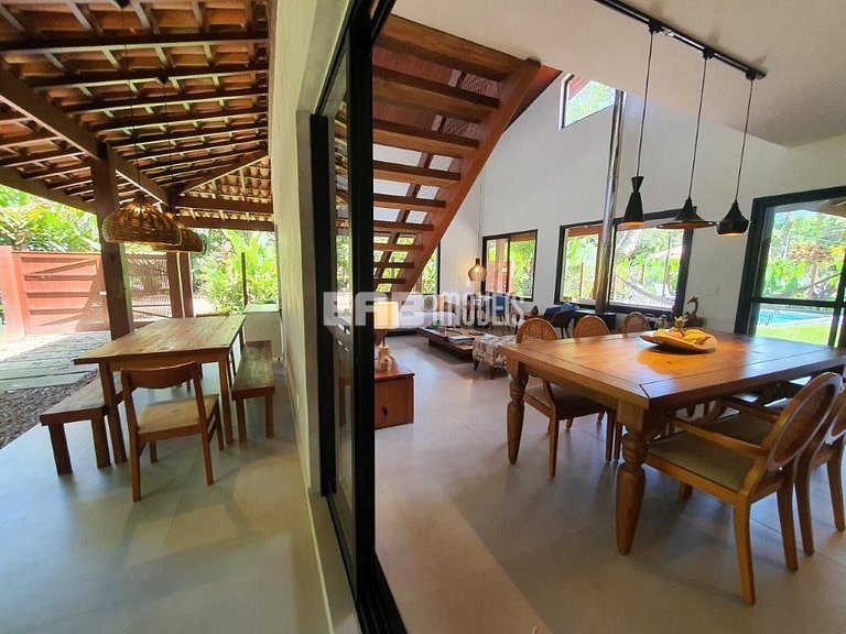 Casa recém reformada para locação de temporada em Itamambuca