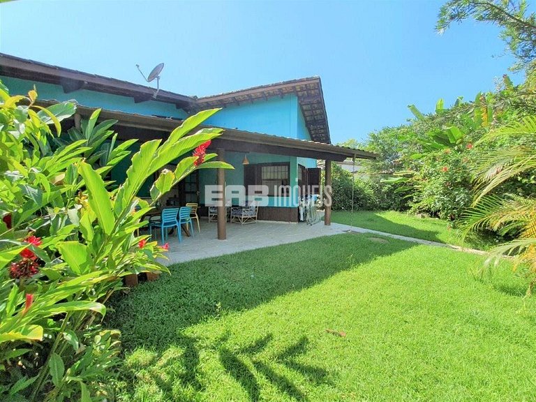 Casa a poucos passos da linda Praia de Itamambuca