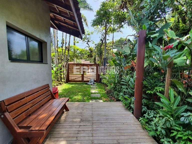 Casa recém reformada para locação de temporada em Itamambuca