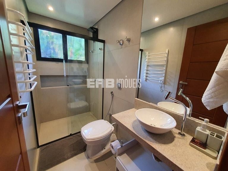 Casa recém reformada para locação de temporada em Itamambuca