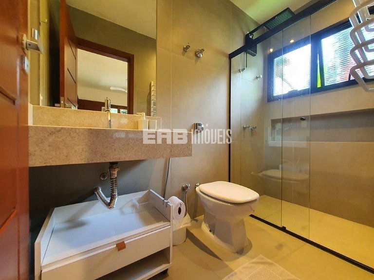 Casa recém reformada para locação de temporada em Itamambuca