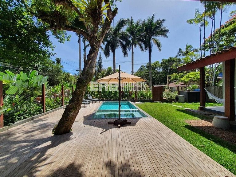 Casa recém reformada para locação de temporada em Itamambuca