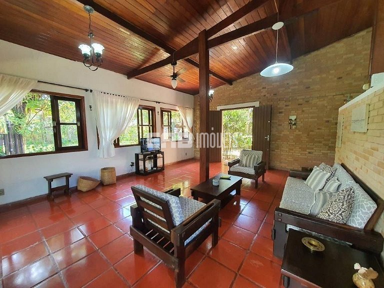 Casa a 80m da praia de Itamambuca
