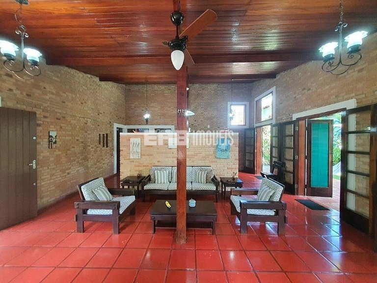 Casa a 80m da praia de Itamambuca