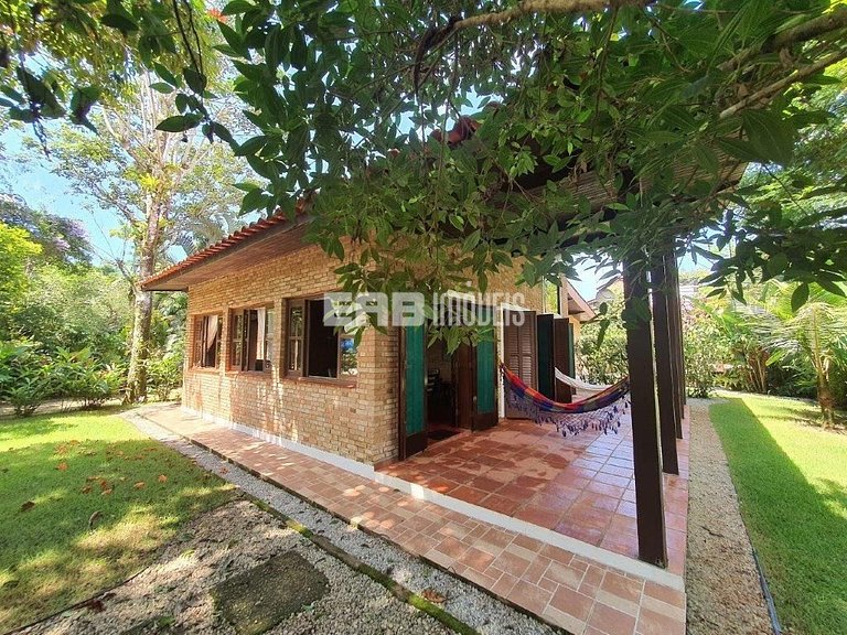 Casa a 80m da praia de Itamambuca