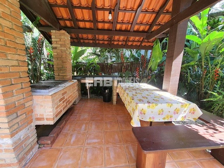 Casa a 80m da praia de Itamambuca