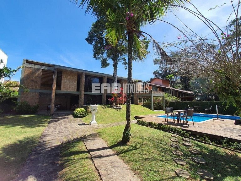 Casa com piscina, churrasqueira e ar em Itamambuca