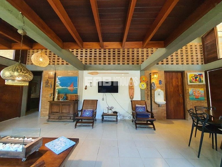 Casa com piscina, churrasqueira e ar em Itamambuca