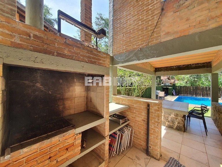 Casa com piscina, churrasqueira e ar em Itamambuca