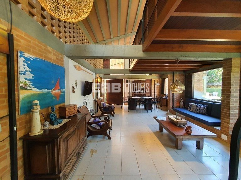 Casa com piscina, churrasqueira e ar em Itamambuca