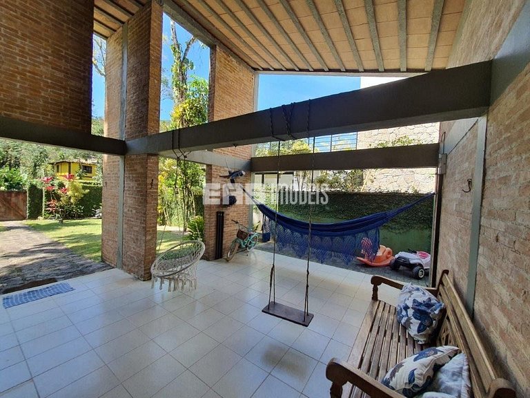 Casa com piscina, churrasqueira e ar em Itamambuca