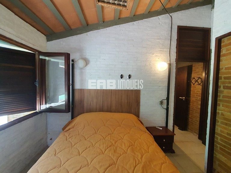 Casa com piscina, churrasqueira e ar em Itamambuca