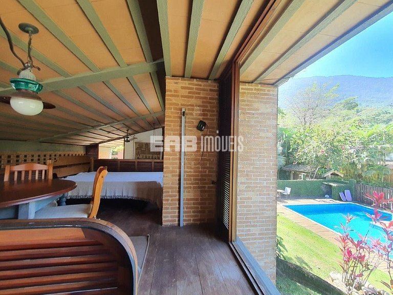 Casa com piscina, churrasqueira e ar em Itamambuca