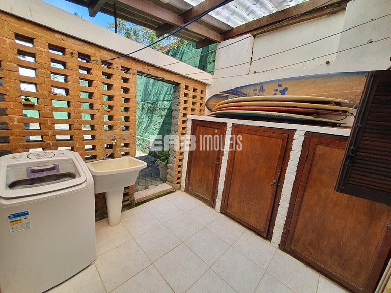 Casa com piscina, churrasqueira e ar em Itamambuca