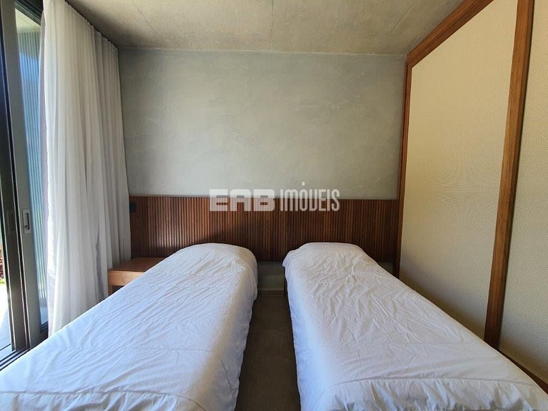 Casa de alto padrão com 6 suítes a 30m da praia