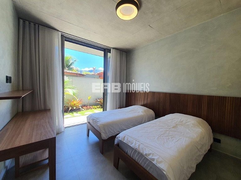 Casa de alto padrão com 6 suítes a 30m da praia