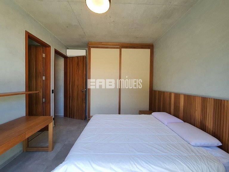 Casa de alto padrão com 6 suítes a 30m da praia