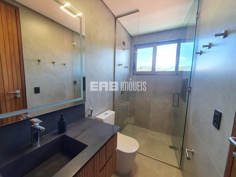 Casa de alto padrão com 6 suítes a 30m da praia