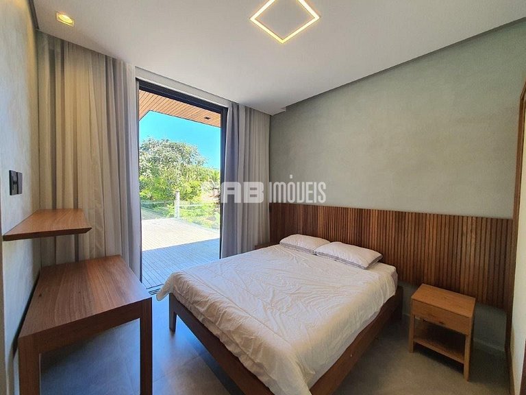 Casa de alto padrão com 6 suítes a 30m da praia