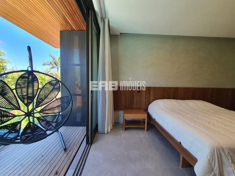 Casa de alto padrão com 6 suítes a 30m da praia