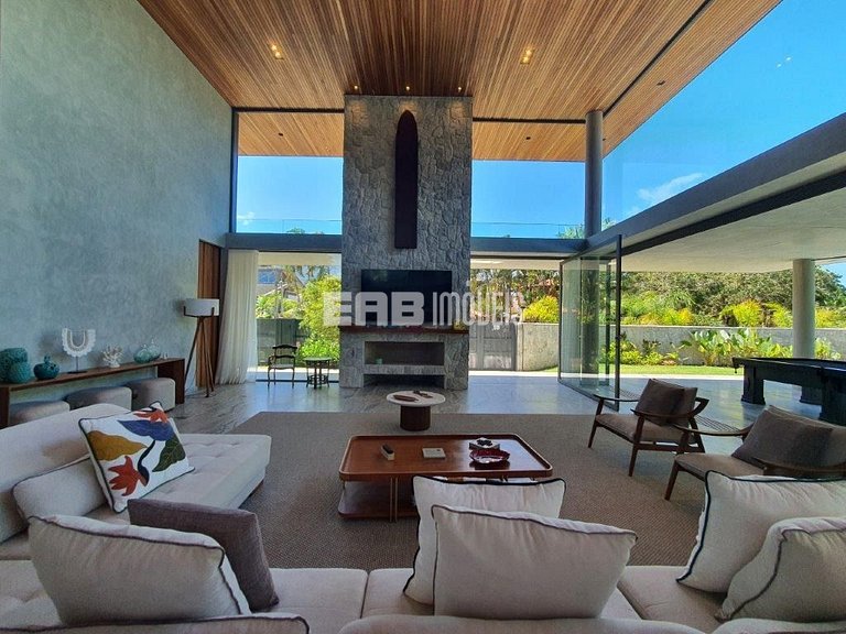 Casa de alto padrão com 6 suítes a 30m da praia