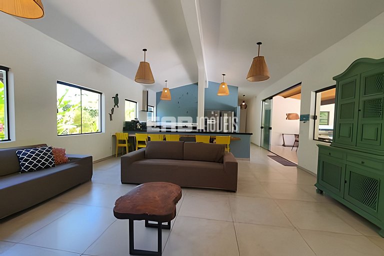 Com ar e piscina, a 120m da praia de Itamambuca