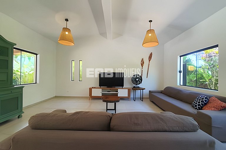 Com ar e piscina, a 120m da praia de Itamambuca