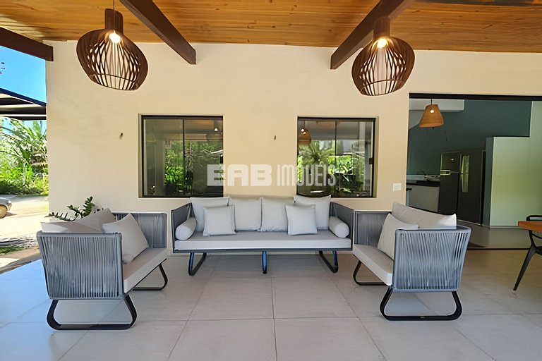 Com ar e piscina, a 120m da praia de Itamambuca