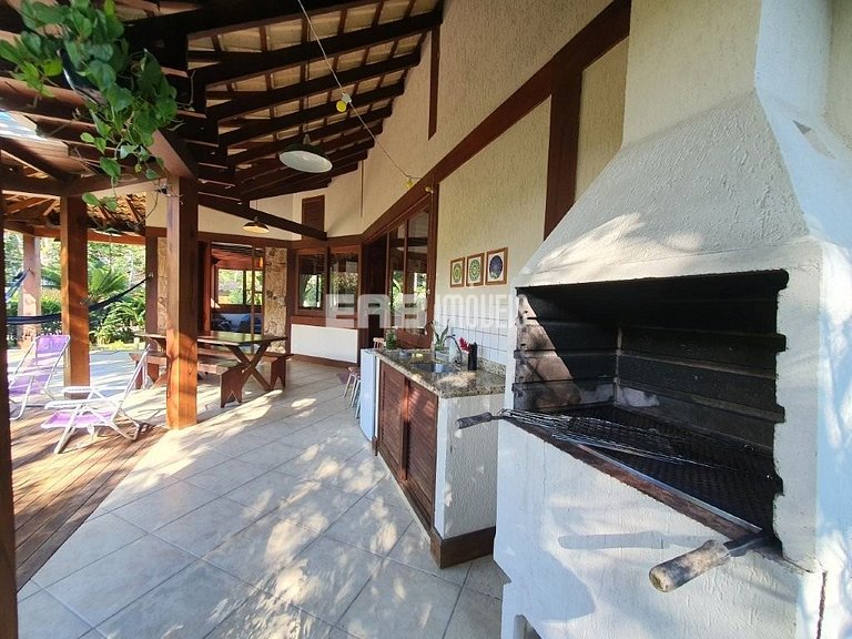 Casa bem equipada para temporada em Itamambuca