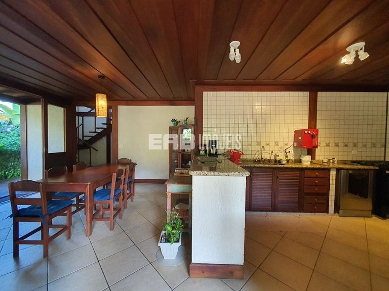 Casa bem equipada para temporada em Itamambuca