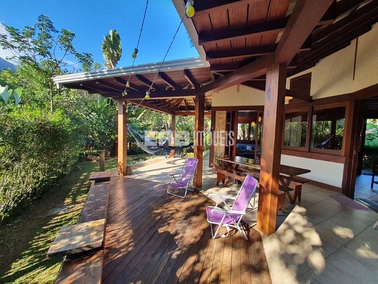 Casa bem equipada para temporada em Itamambuca