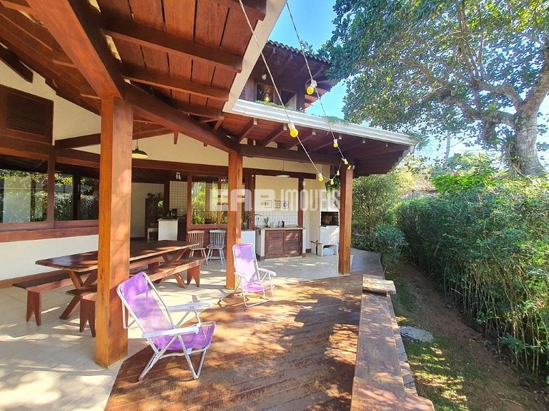 Casa bem equipada para temporada em Itamambuca