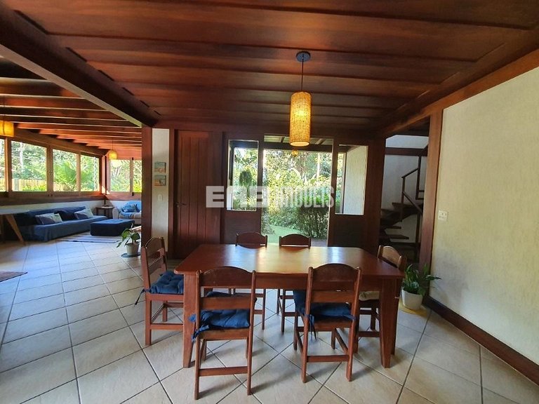 Casa bem equipada para temporada em Itamambuca