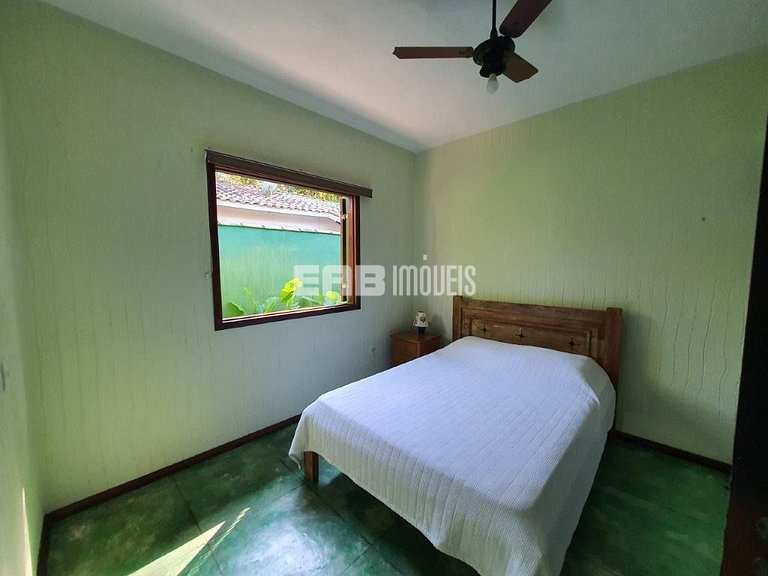 Casa no canto esquerdo da Praia de Itamambuca