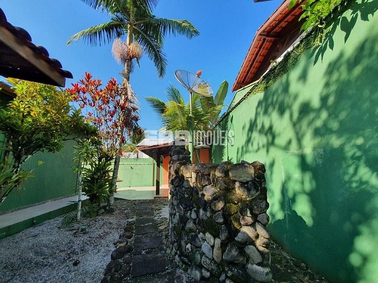 Casa no canto esquerdo da Praia de Itamambuca