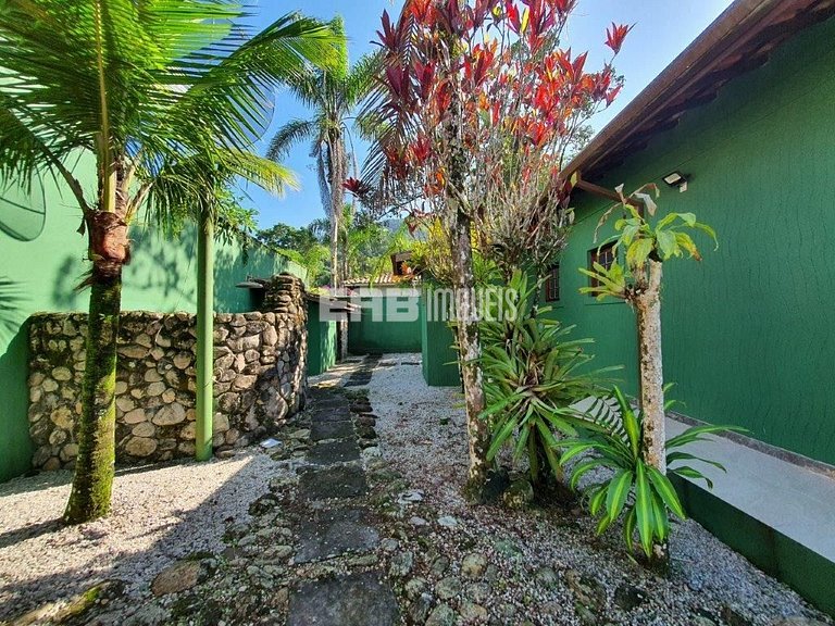 Casa no canto esquerdo da Praia de Itamambuca