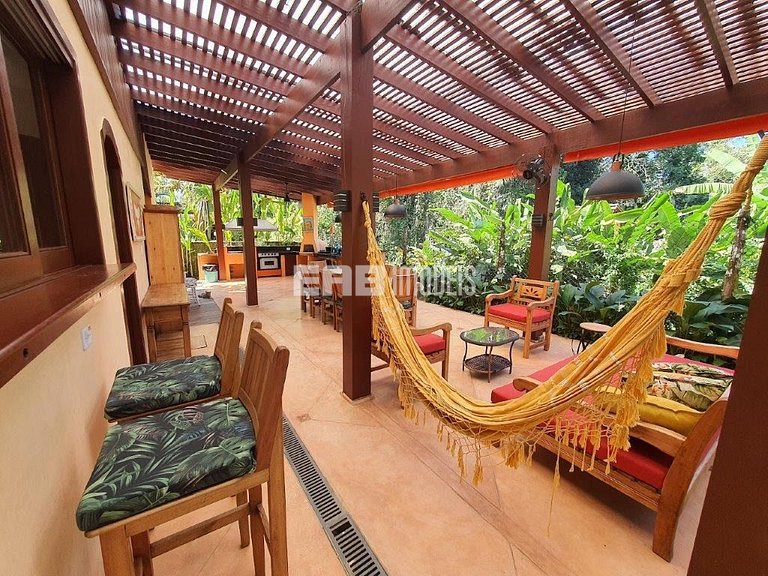 Casa com 5 suítes na praia de Itamambuca, Ubatuba